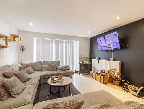                                         Woning te koop in Courcelles, € 350.000
