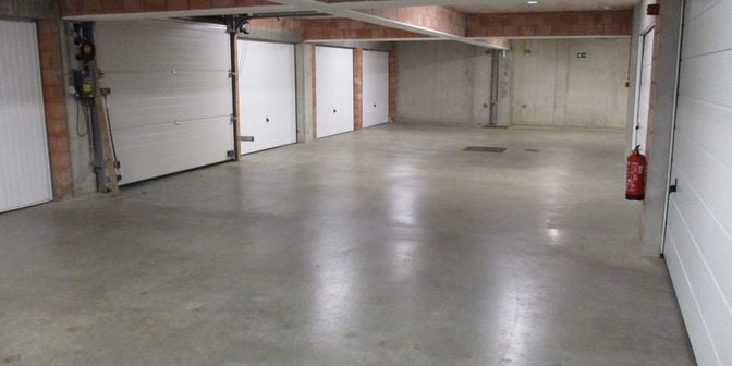 Garage te huur in Antwerpsesteenweg 174-176, 2950 Kapellen