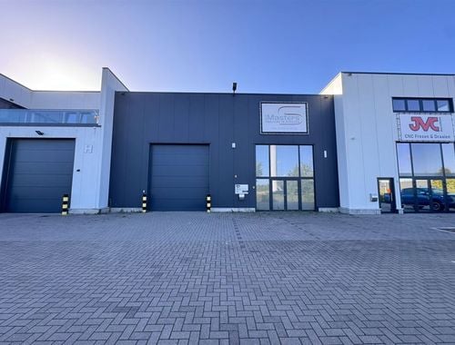                                         Bedrijfsgebouw te huur in Bilzen, € 3.890
