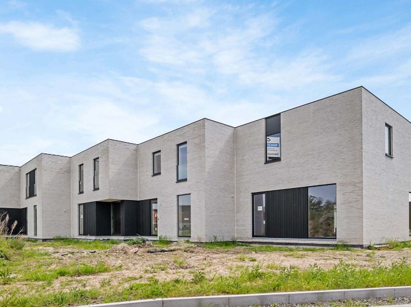Huis te koop in Marie Cornilliestraat 23,
                    8560 Moorsele
