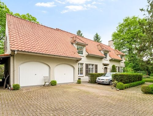                                        Villa te koop in 's Gravenwezel, € 885.000
