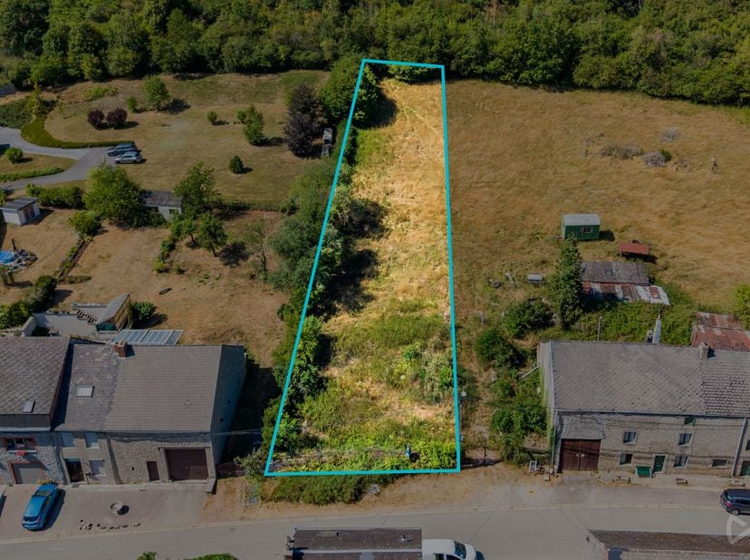 Contact : Maxime Van den Abbeele - 0494/05.23.55 - maxime.v@weinvest.be<br />
Terrain à bâtir de +-1600 m² à Dourbes – Un cadre de vie privilégié au c