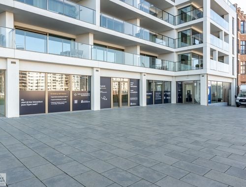                                         Handelsgelijkvloers te huur in Oostende, € 4.200

