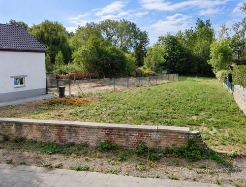                                         Grond te koop in Jemeppe-sur-Sambre, € 88.000
