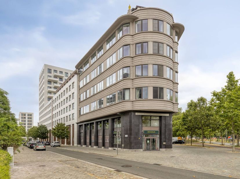 Tunnelplaats 1 biedt een instapklare, hoogwaardig ingerichte bedrijfsruimte die zich uitstekend leent voor uiteenlopende activiteiten, waaronder kanto