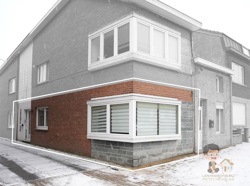 2-slaapkamerappartement<br />
<br />
Woonoppervlak: 94,50 m²<br />
Aantal slaapkamers : 2<br />
Badkamer : 1<br />
Toiletten : 1<br />
<br />
P