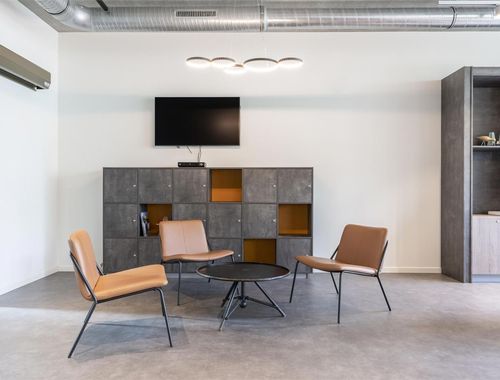                                         Immeuble de bureaux à louer à Kortrijk, € 109
