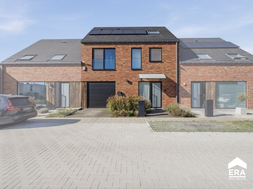 Huis te koop in Albert Biesbrouckstraat 3,
                    8800 Roeselare