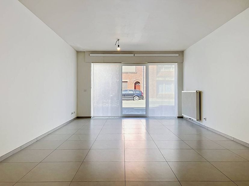 De snelste manier om een bezoek te brengen aan dit appartement? Vraag je bezoek aan via de rode knop op onze website (www.dewaele.com) en je wordt gec
