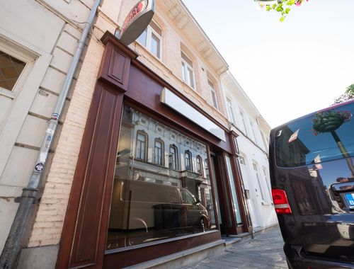                                         Usage mixte à vendre à Turnhout, € 245.000
