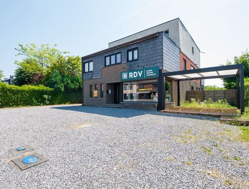                                         Bâtiment commercial à louer à Houthalen, € 560
