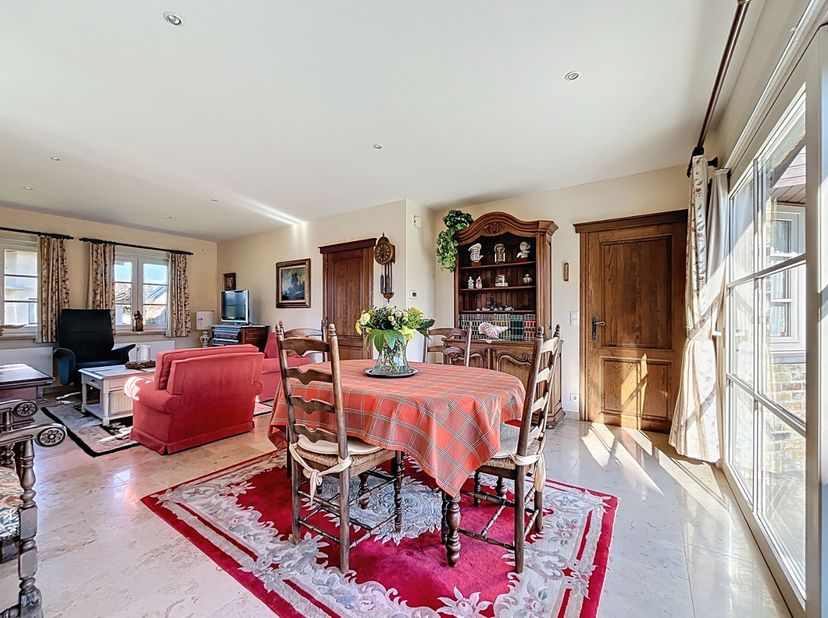 Goed onderhouden villa, volledig instapklaar.&amp;nbsp; Gelegen op een&amp;nbsp;fantastische locatie in een rustige woonwijk&amp;nbsp;te Nieuwpoort-stad, op wande