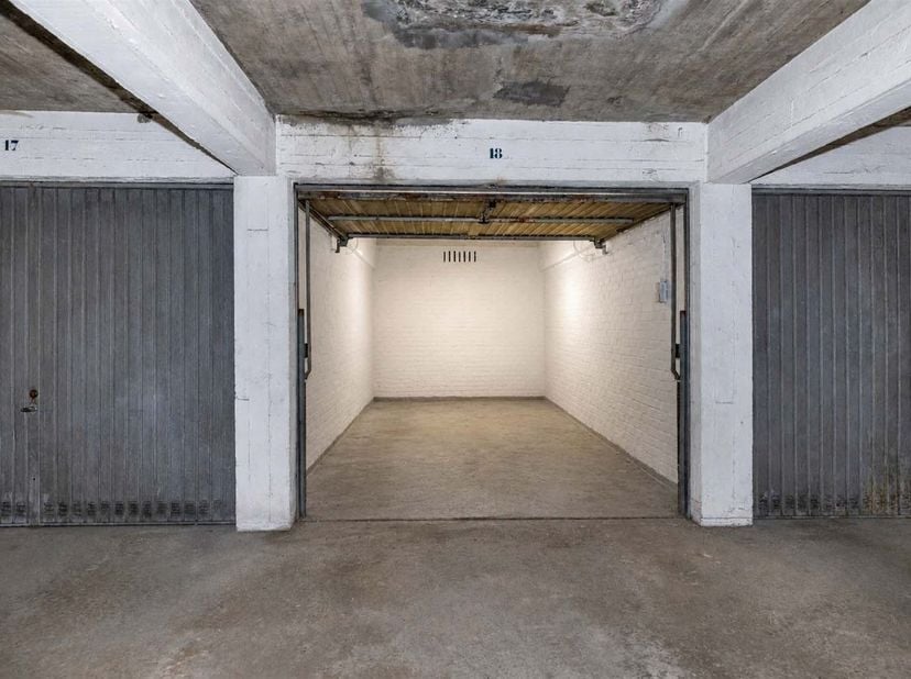 Garage à vendre
                    à 3500 Hasselt