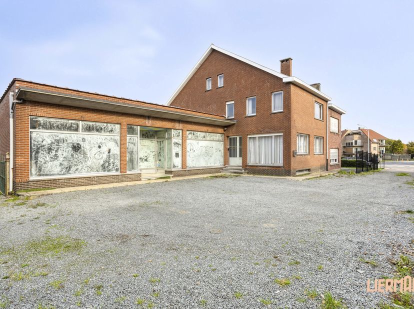 Huis te koop in Meerbeekse Molenweg 1,
                    9402 Meerbeke