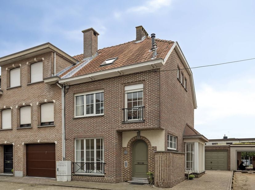 Huis te koop in Van Hovestraat 33,
                    9150 Kruibeke