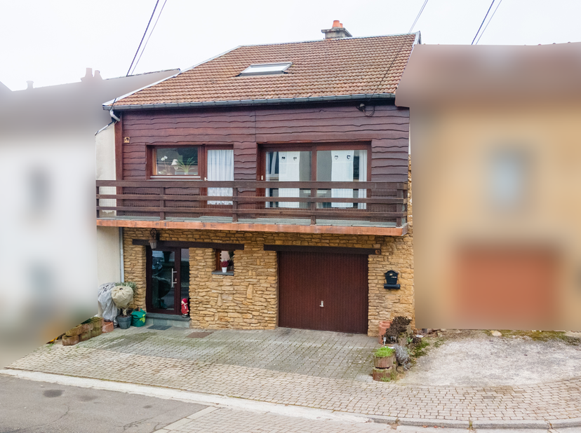Vous aimez le cachet d'une maison en pierre du pays mais ne voulez pas vous lancer dans une rénovation trop lourde? Vous tomberez sous le charme de ce