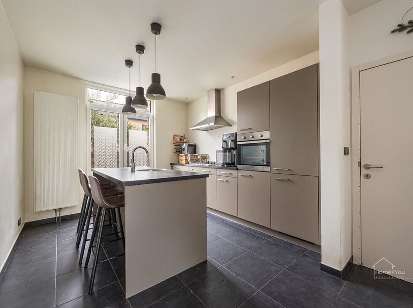 Maison prête à déménager avec jardin spacieux à Anvers à vendre !<br />
Découvrez cette spacieuse maison familiale à Anvers avec une surface habitable