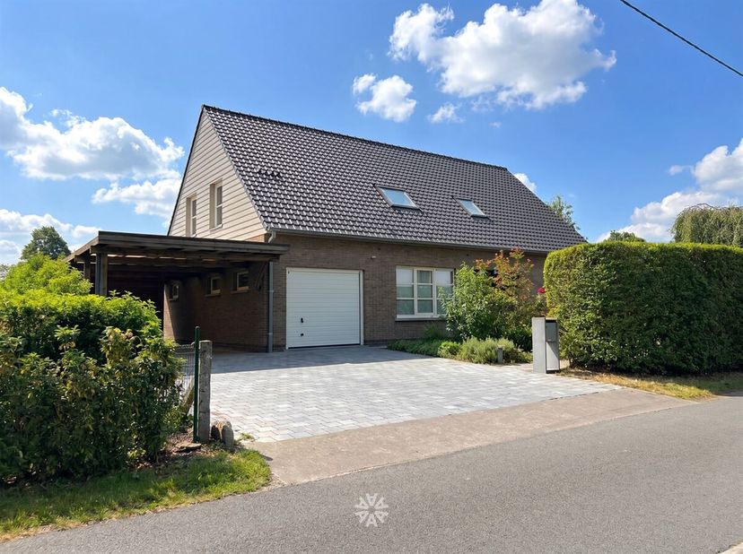 Deurle - Lijnstraat 36 : Si vous êtes à la recherche d'une villa prête à être emménagée avec jardin à louer à Deurle, cette propriété est peut-être fa