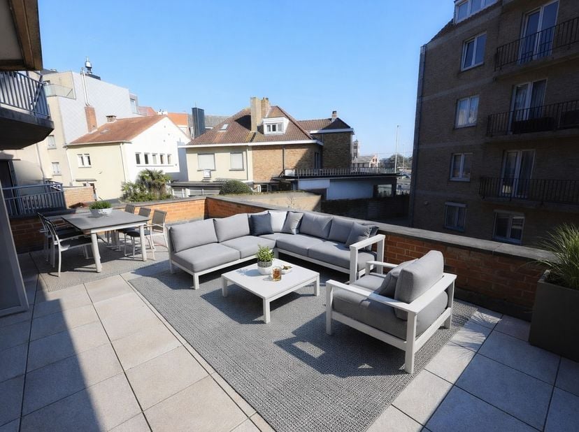 Cet appartement lumineux et spacieux de 2 chambres bénéficie d’une situation idéale à proximité de la digue de Mariakerke-Ostende, à distance de march