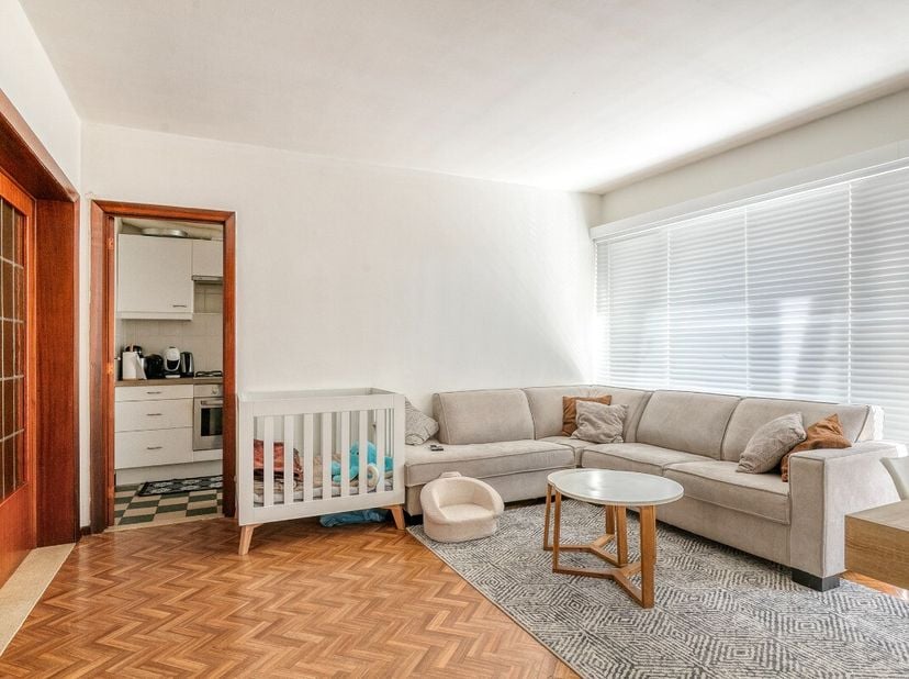 Te koop: instapklaar appartement met 2 slaapkamers in het hart van Mechelen, op wandelafstand van winkels, scholen en openbaar vervoer. Dit appartemen