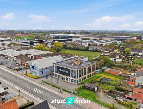                                         Bureaux à vendre à Rumbeke, € 1.850.000
