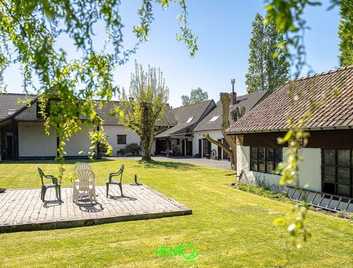                                         Boerderij te koop in Maubray, € 399.000
