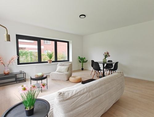                                         Gelijkvloers app. te koop in Gent, € 370.000
