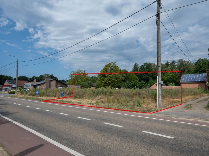 TERRAIN A BÂTIR OB 10A 19CA<br />
<br />
Vous recherchez un emplacement idéal pour votre nouvelle maison ? Ce terrain à bâtir de 1 019 m² situé sur la