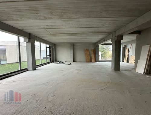                                         Kantoor te koop in Zwevegem, € 350.000
