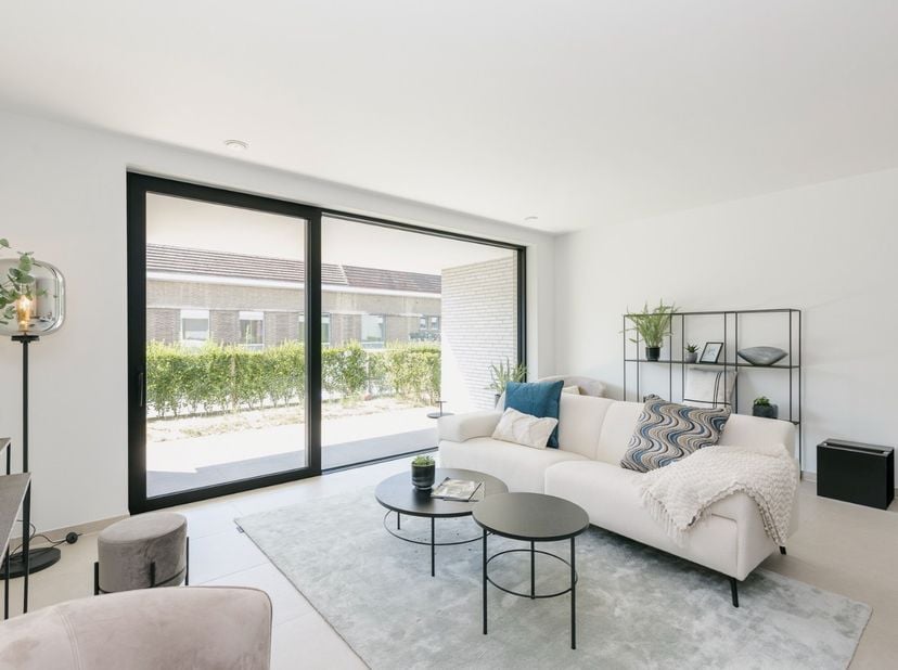 In de stijlvolle residentie Hertog van Brabant, gelegen in het centrum van Tiegem, is dit ruime appartement nog te koop!<br />
<br />
- gelegen in het