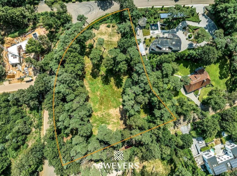 Voor uitgebreide info, surf naar www.SWEVERS.be! – Droom jij van een ongezien grote tuin? Of verkavel jij dit perceel liever in 2 uitzonderlijk knappe
