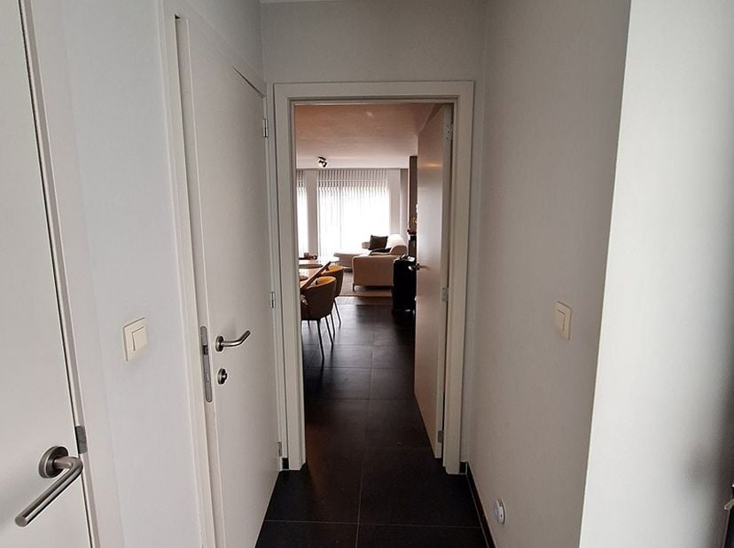 Modern gelijkvloers appartement te Lummen.<br />
<br />
Dit rustig gelegen appartement heeft twee slaapkamers, een ingerichte keuken en badkamer (met