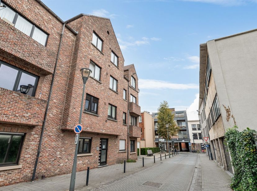 2-slaapkamerappartement met terras<br />
Dit 2-slaapkamerappartement met terras is gelegen in Turnhout. Dankzij de gunstige ligging en de aanwezighei