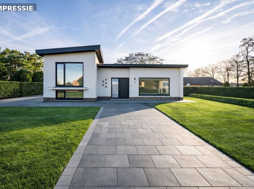 Deze jaren 70 woning werd volledig gestript en heropgebouwd tot een hedendaagse gezinswoning met het comfort van nieuwbouw. Structuur, technieken en a