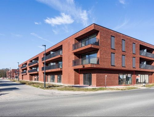                             Bedrijfsgebouw te koop in Drongen
