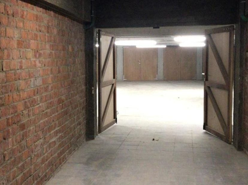 Garage à louer
                    à 9000 Gent