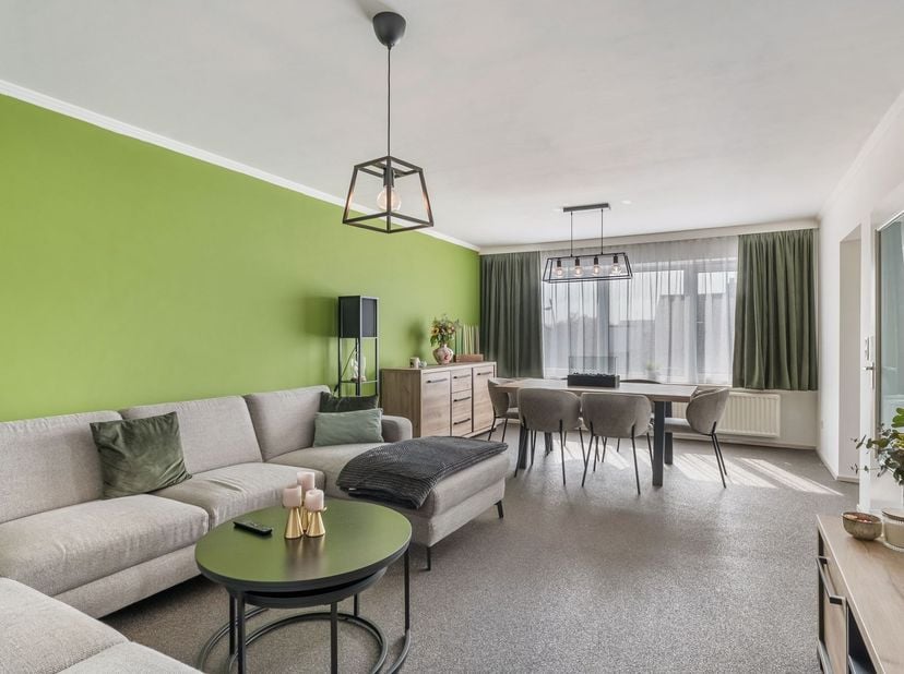 Ruim en gerenoveerd appartement op toplocatie in Maasmechelen<br />
<br />
Bent u op zoek naar een instapklaar appartement op een centrale ligging?