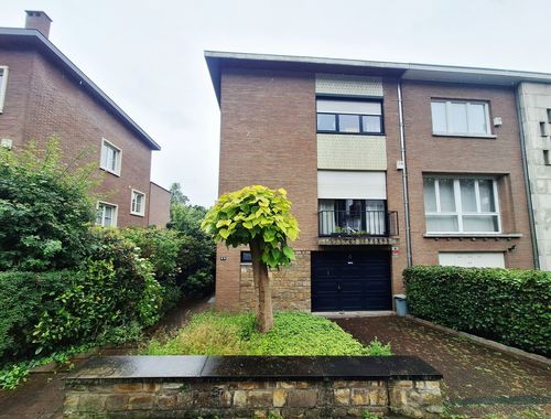                                         Maison à louer à Woluwe-Saint-Pierre, € 2.950
