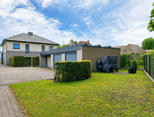                                         Usage mixte à vendre à Gruitrode, € 750.000
