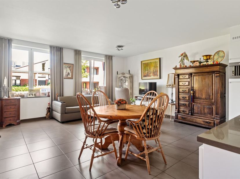 Ruime assistentiewoning (64m²) voorzien van 1 slaapkamer met zonnig terras.<br />
Omschrijving: De assistentiewoning maakt deel uit van de recente res