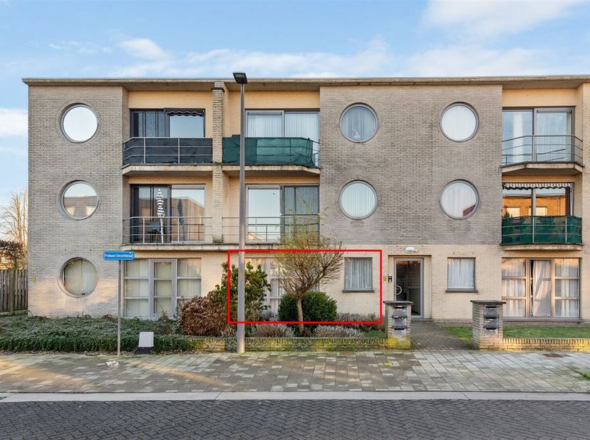 Ruim gelijkvloers appartement met 2 slaapkamers en garage<br />
Bent u op zoek naar een instapklaar gelijkvloers appartement in Turnhout? Dan is dit t