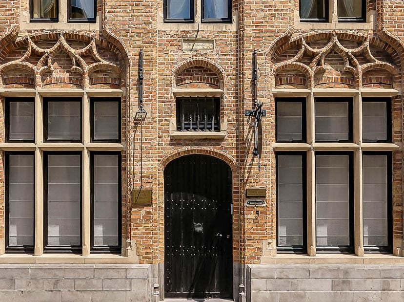 !!! Nieuwe Voorwaarden !!!<br />
<br />
Exclusief genieten in deze topklasse gerenoveerde Herenwoning uit de 16de eeuw.<br />
<br />
Ideaal gelegen di
