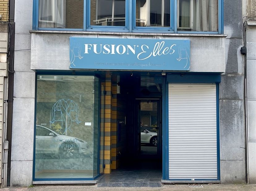 Bien professionnel à louer
                    à 8930 Menen