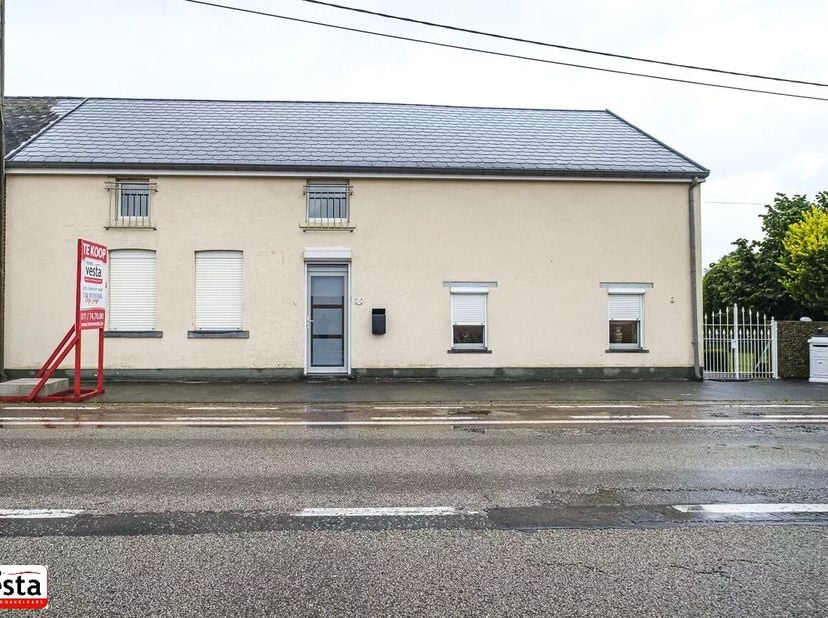 Deze woningen zijn gelegen op minder dan 10 minuten van het centrum van Sint-Truiden en op slechts 10 minuten van de dichtstbijzijnde oprit van de E40