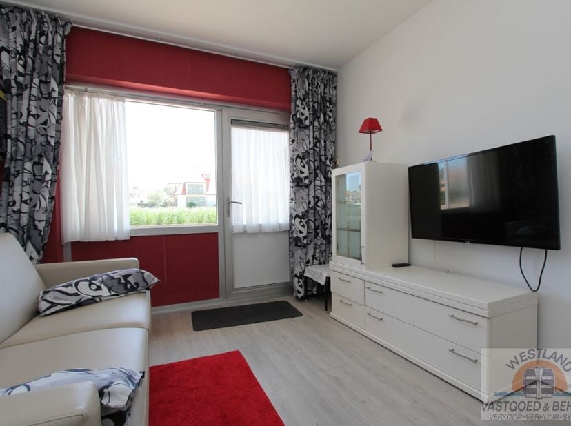 Bent u op zoek naar een stijlvolle pied-à-terre aan zee of een interessante investering? Dan is deze prachtig gerenoveerde gelijkvloerse studio precie