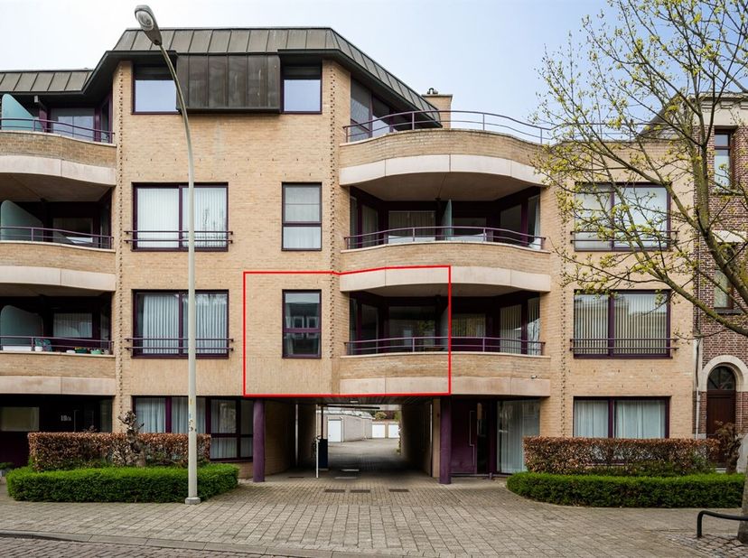 Instapklare en charmante loft met 1 slaapkamer, gelegen op een uitstekende locatie met scholen, winkels en openbaar vervoer op wandelafstand.<br />
We