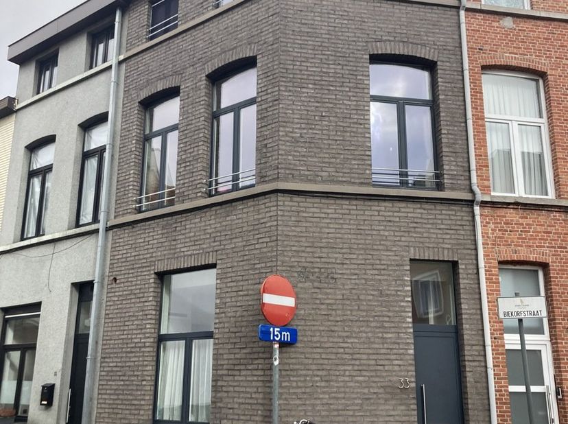 KIJKDAG: Vrijdag 4/9 tussen 17u en 19u op afspraak - brigitte@altro-vastgoed.be<br />
<br />
 <br />
<br />
Op zoek naar een instapklare starterswonin