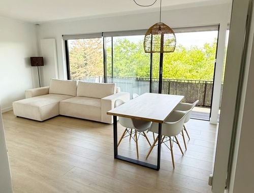                                         Appartement à louer à Uccle, € 1.050
