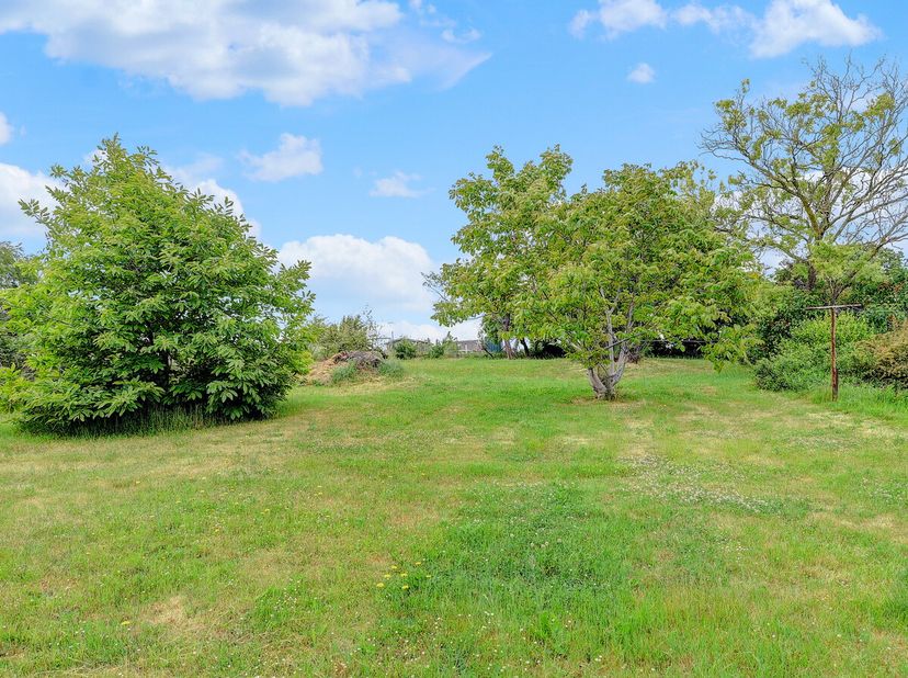 it perceel is gelegen in woongebied met landelijk karakter en achteraan agrarisch gebied, in het groene Duisburg - Tervuren. Gelegen op een einde van