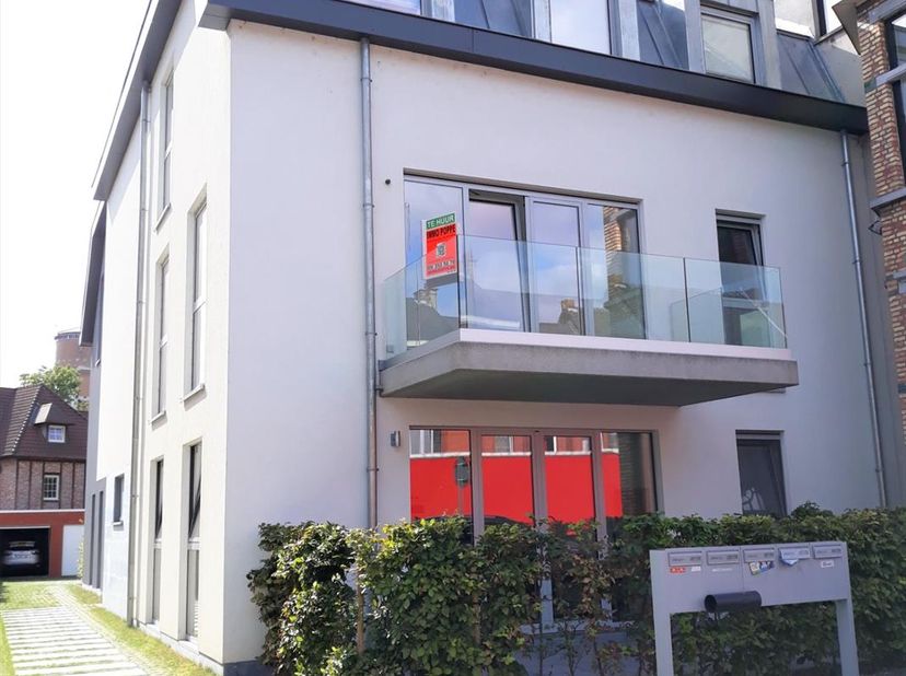 Appartement te huur in Brusselsesteenweg 296 - a bus 101,
                    9090 Melle